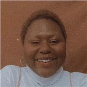 Profesora de inglés, imparte clases a niños de todas las edades